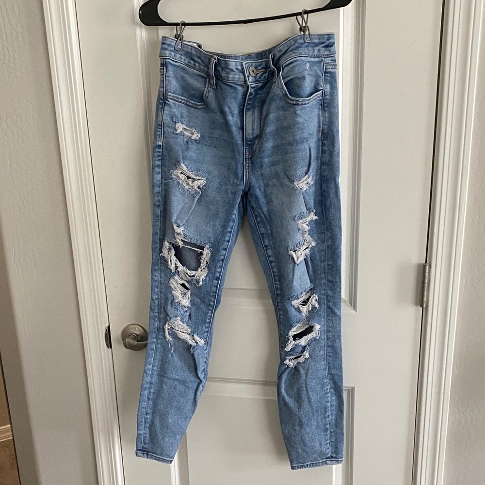American Eagle Outfitters Light Blue Distressed Skinny Jeans